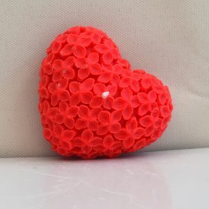 Χειροποίητο αρωματικό κερί σόγιας σε σχήμα καρδιάς